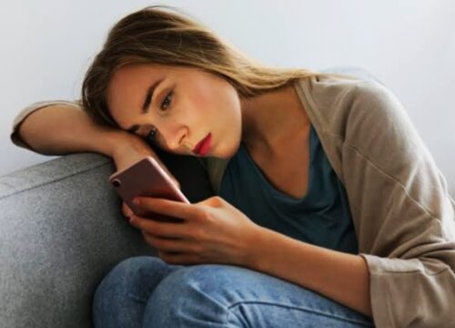 Hati-hati, Ini Dampak Buruk Ponsel untuk Kesehatan Tubuh dan Mental