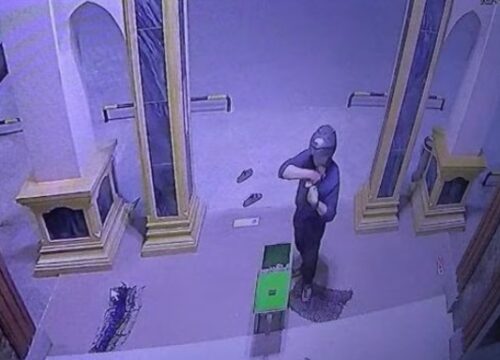 Astaghfirullah, Kotak Amal Masjid Nurul Qalbi Maros Dibobol Maling