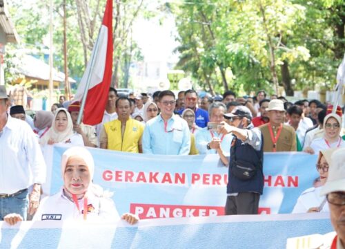 Ribuan Pendukung Antar Dokter Cua-Sofyan Razak Daftar Pilkada ke KPU Pangkep