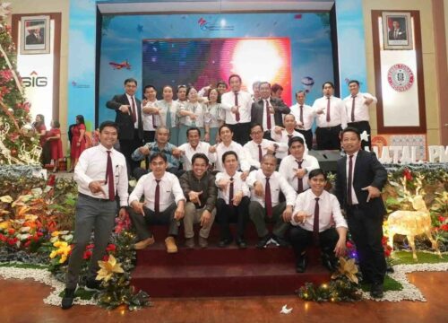 Direksi dan Karyawan PT Semen Tonasa Bersatu dalam Semangat Natal