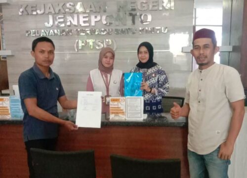 Laskar Pemuda Jeneponto Laporkan Kadis Kesehatan ke Kejaksaan