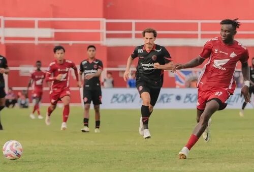 Arema FC Ditahan Imbang PSM Makassar, Balotelli Kartu Merah