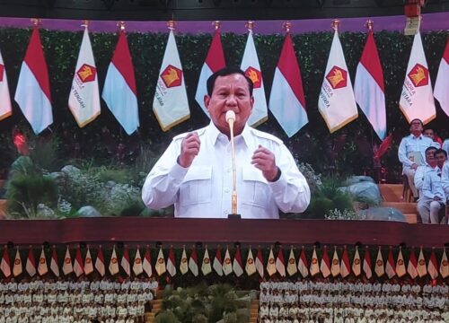 Prabowo Puji Jokowi di HUT Gerindra, Rocky Gerung: Kertas Permen