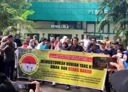 Tuntut Ganti Rugi Banjir, Warga Perumahan Bukit Baruga Antang Makassar Gelar Aksi Unjuk Rasa