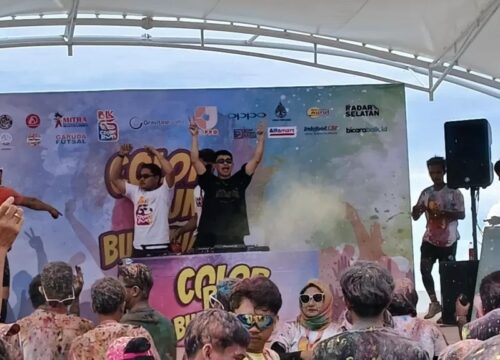 DJ Alam Hentak Panggung Bulukumba Color Run 2025