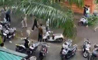 Ricuh di UMI Makassar, Mahasiswa Terlibat Saling Serang dengan Parang