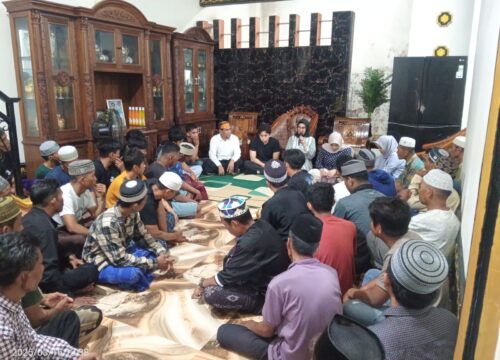Peduli Warga Kepulauan, Andi Nirawati Bagikan Ratusan Sembako di Pangkep
