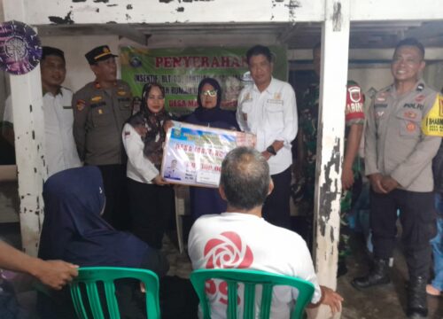 Pemimpin Berdedikasi, Kades Mattiro Bulu Salurkan BLT demi Kesejahteraan Warga
