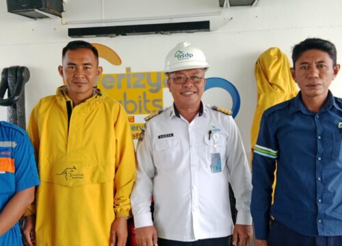 KM Arwana Layani Mudik Gratis bagi Warga Pulau Sabutung dan Balang Lompo
