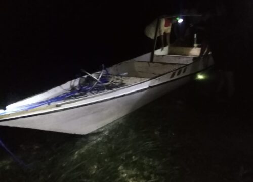 Warga Desa Tampaang Temukan Perahu Tanpa Pemilik, Pencarian Masih Dilakukan
