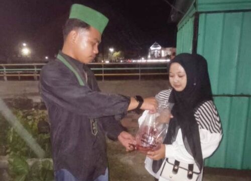 HMI Pangkep Salurkan Daging Kurban kepada Masyarakat Kurang Mampu
