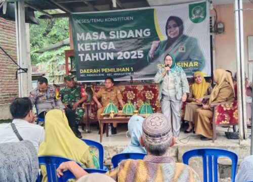 Reses di Minasatene, Syamsinar Janji Bawa Aspirasi Warga soal Jalan hingga Pasar ke DPRD