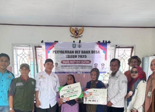 Jelang Idul Adha, Pemerintah Desa Mattiro Uleng Berikan BLT Tahap II