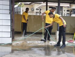 Kapolres Pangkep Pimpin Langsung Aksi Jumat Bersih di Mako Polres