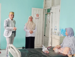 Anggota DPRD Pangkep Lutfi Hanafi Jenguk Siswa Korban Diduga Keracunan MBG, Minta Pelayanan Puskesmas Dimaksimalkan