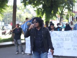 IPPM Pangkep Geruduk Polda Sulsel, Desak Kapolda Dicopot Terkait Dugaan Pembalakan Hutan di Tondong Tallasa