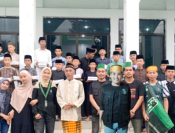 HMI Cabang Pangkep Bagikan ratusan Nasi Kotak kepada Pengguna Jalan dan Anak Panti Asuhan